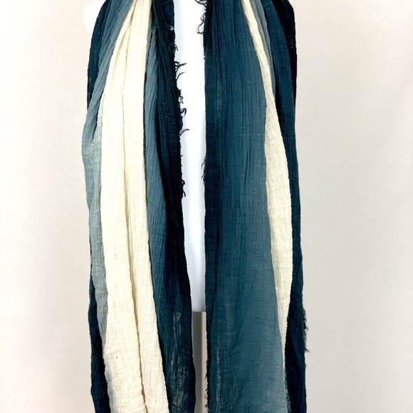 Gradient Style Scarf - Picture 2 of 3